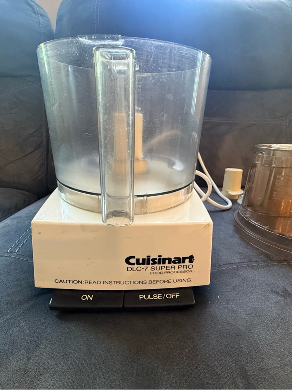 Cuisinart White and Clear DLC-7 Super Pro Food Processor set ( not tested)